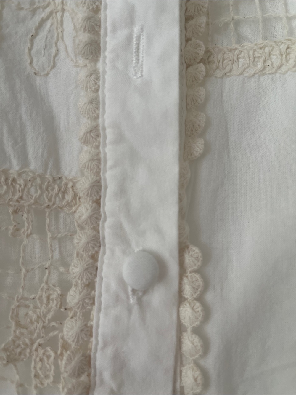 Seek the label Blouse - Picture 8 of 14